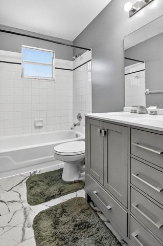 4045 NW 1st Street, Delray Beach, FL 33445