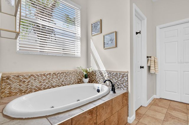 6002 MARTINGLADE PLACE, Lithia, FL 33547