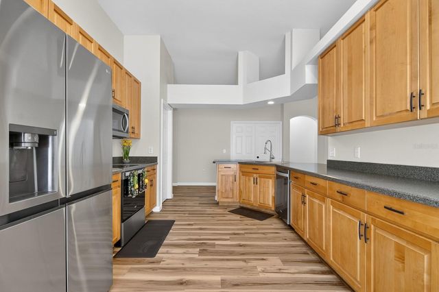 6002 MARTINGLADE PLACE, Lithia, FL 33547