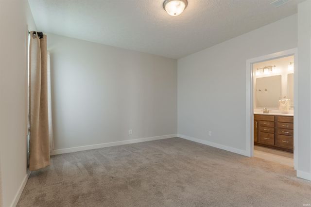4814 Alaina Drive, Newburgh, IN 47630