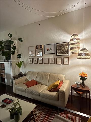 36 NW 6th Ave TS-8, Miami, FL 33128