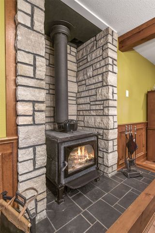 3098 Sandy Beach Road NE, Solon, IA 52333