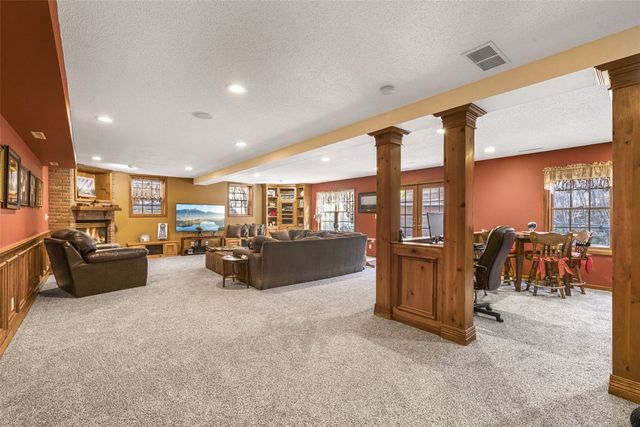 3098 Sandy Beach Road NE, Solon, IA 52333