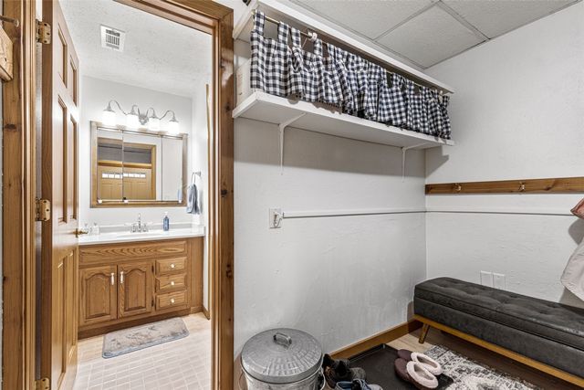 3098 Sandy Beach Road NE, Solon, IA 52333