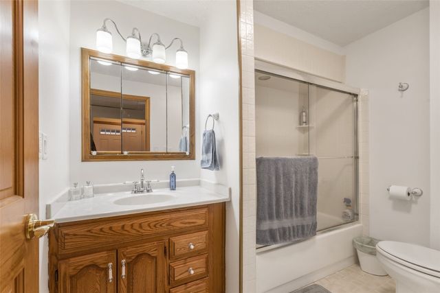 3098 Sandy Beach Road NE, Solon, IA 52333