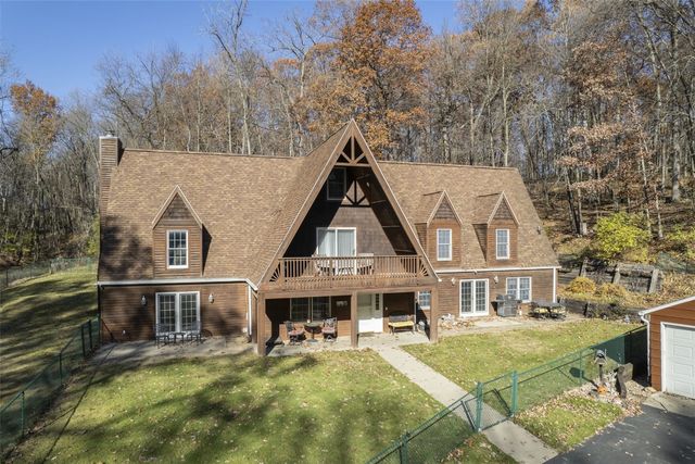 3098 Sandy Beach Road NE, Solon, IA 52333