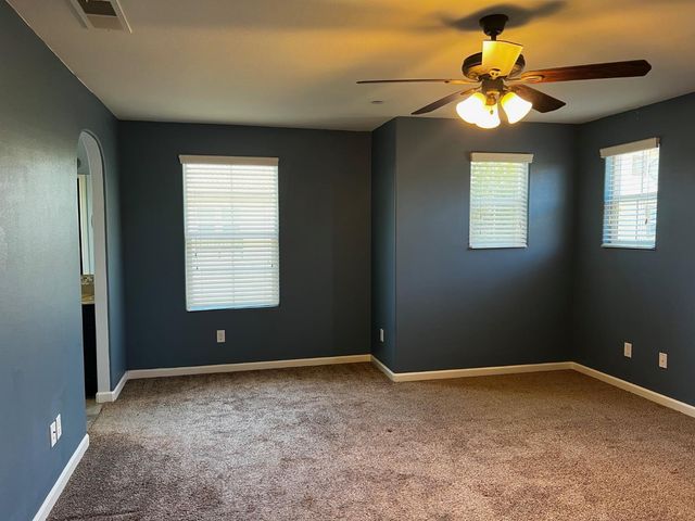 7037 N Creative Drive, Fresno, CA 93711