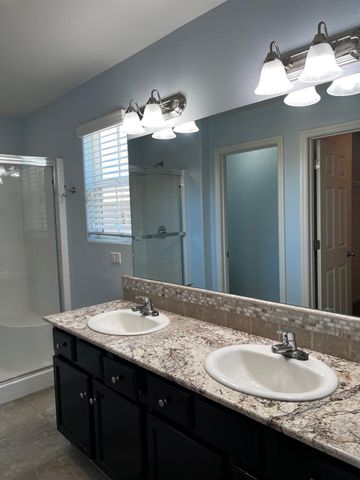 7037 N Creative Drive, Fresno, CA 93711