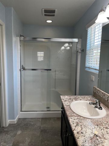 7037 N Creative Drive, Fresno, CA 93711