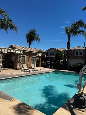 7037 N Creative Drive, Fresno, CA 93711