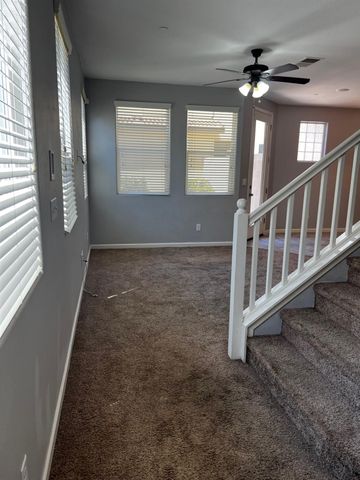 7037 N Creative Drive, Fresno, CA 93711