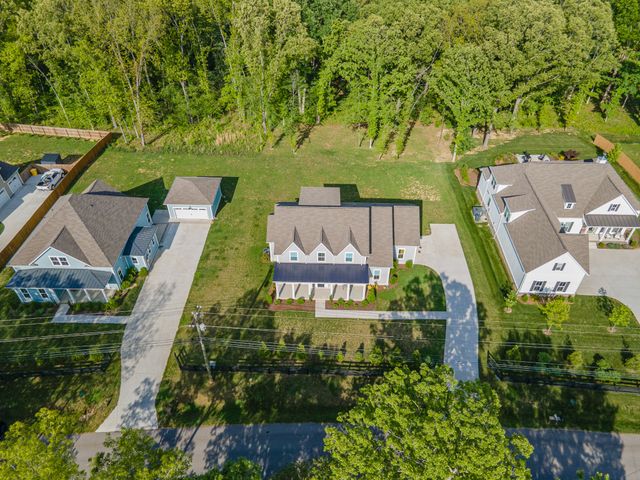 7207 Lake Rd, Fairview, TN 37062