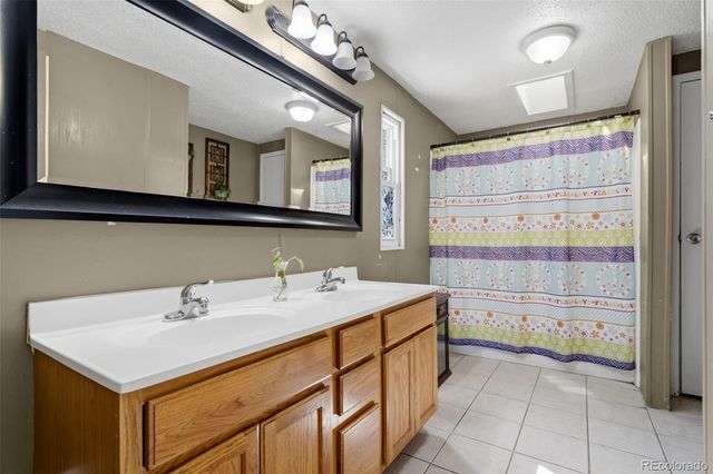 5540 Vallejo Street, Denver, CO 80221