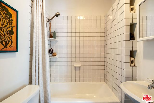 4116 Camero Avenue, Los Angeles, CA 90027