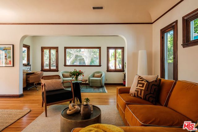 4116 Camero Avenue, Los Angeles, CA 90027