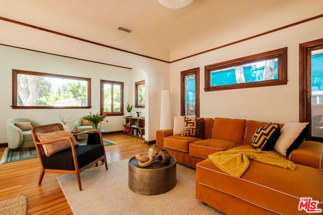4116 Camero Avenue, Los Angeles, CA 90027