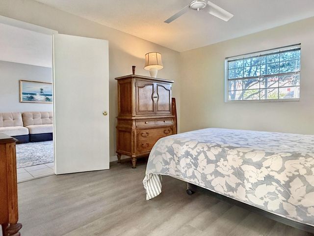 4401 NW 41st Street 104, Lauderdale Lakes, FL 33319