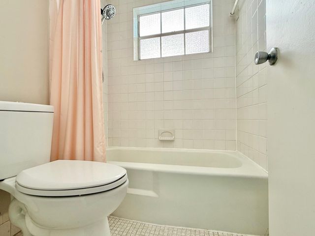 4401 NW 41st Street 104, Lauderdale Lakes, FL 33319