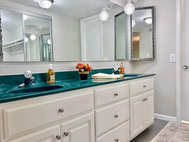 4401 NW 41st Street 104, Lauderdale Lakes, FL 33319