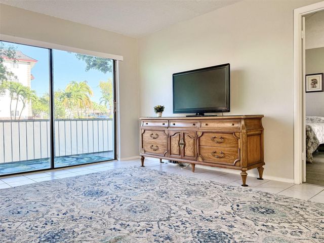 4401 NW 41st Street 104, Lauderdale Lakes, FL 33319