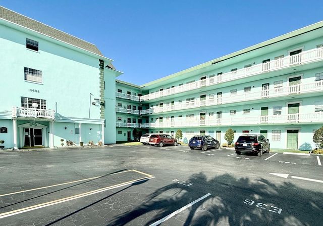 4401 NW 41st Street 104, Lauderdale Lakes, FL 33319