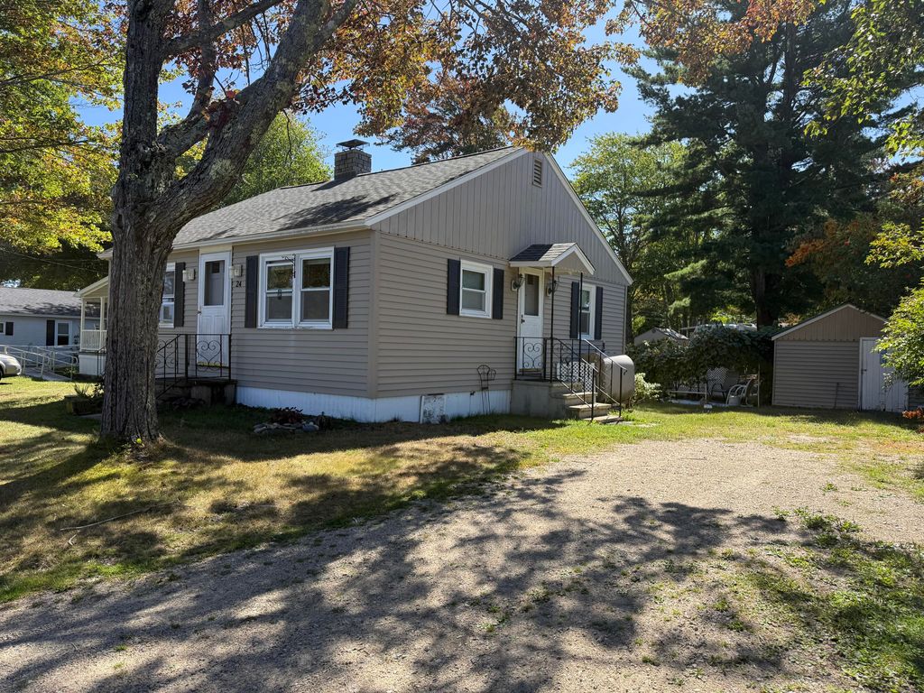 24 Curtis Street, Wells, ME 04090 — photo 3
