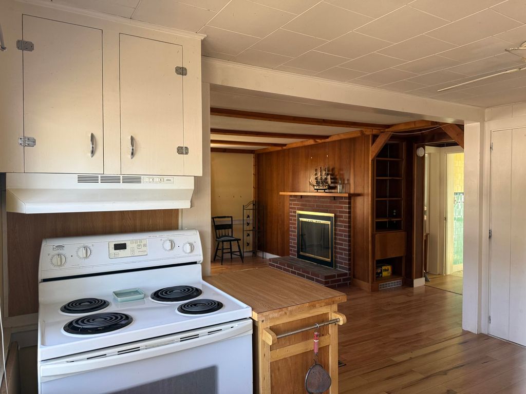 24 Curtis Street, Wells, ME 04090 — photo 5