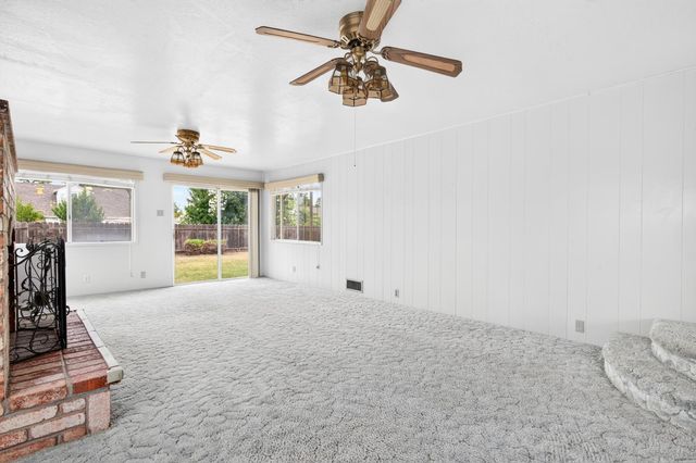 2033 Princeton Ave, Stockton, CA 95204