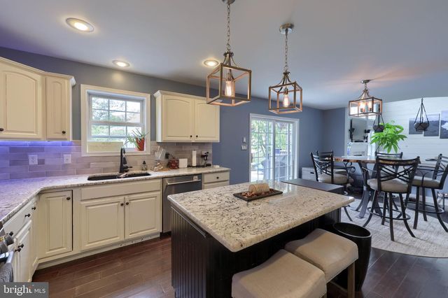 180 AGAPE DR, Ephrata, PA 17522