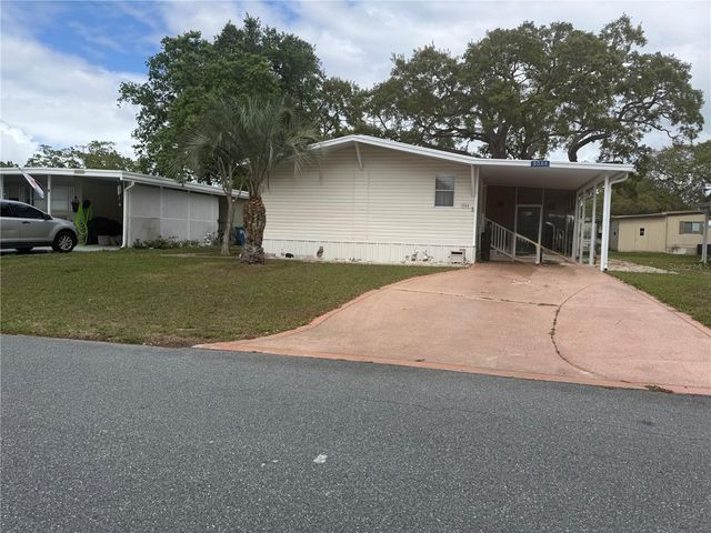 8044 WESTERN CIRCLE DRIVE, Brooksville, FL 34613