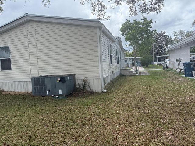 8044 WESTERN CIRCLE DRIVE, Brooksville, FL 34613