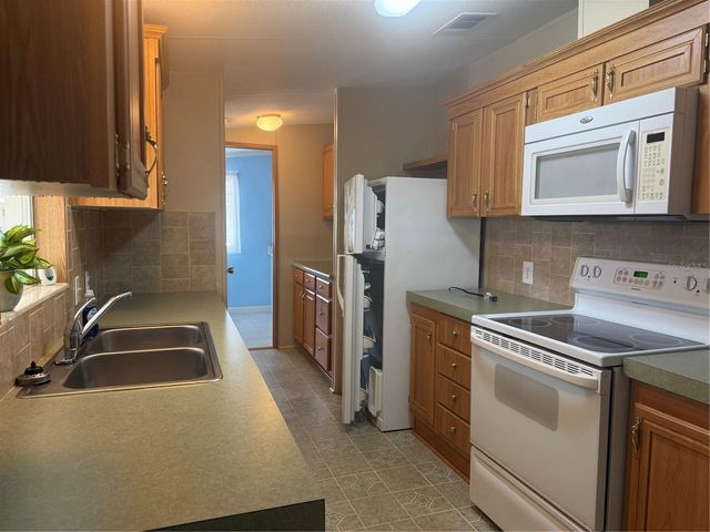 8044 WESTERN CIRCLE DRIVE, Brooksville, FL 34613