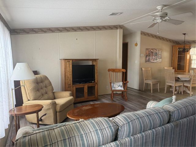 8044 WESTERN CIRCLE DRIVE, Brooksville, FL 34613