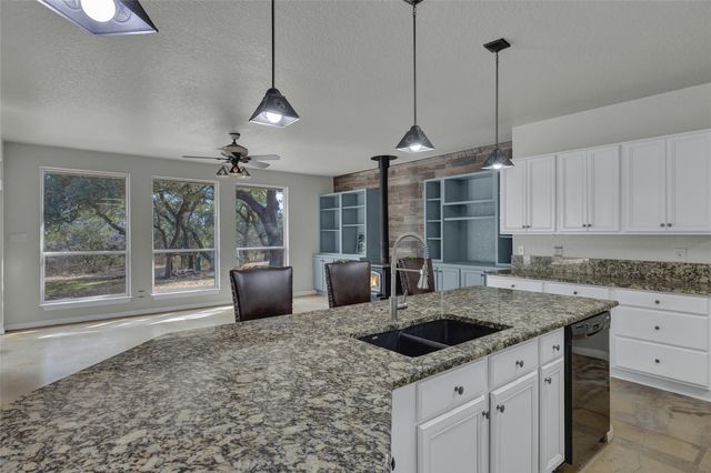 150 Hidden HOLW, New Braunfels, TX 78132