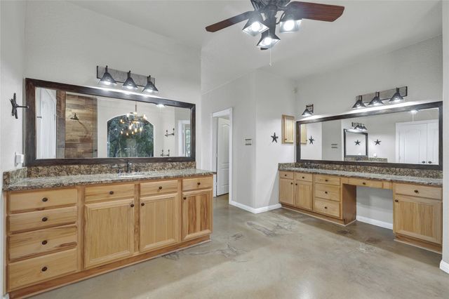 150 Hidden HOLW, New Braunfels, TX 78132