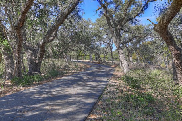 150 Hidden HOLW, New Braunfels, TX 78132