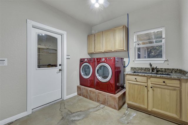 150 Hidden HOLW, New Braunfels, TX 78132