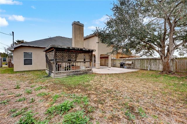 7541 Yorkshire Dr, Corpus Christi, TX 78413