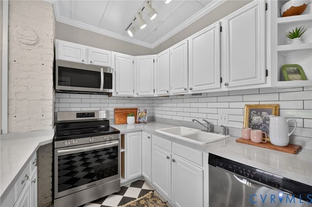 210 Henry Clay Rd, Ashland, VA 23005