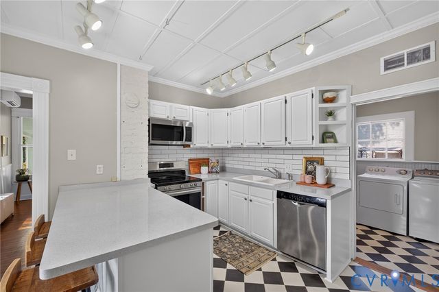 210 Henry Clay Rd, Ashland, VA 23005