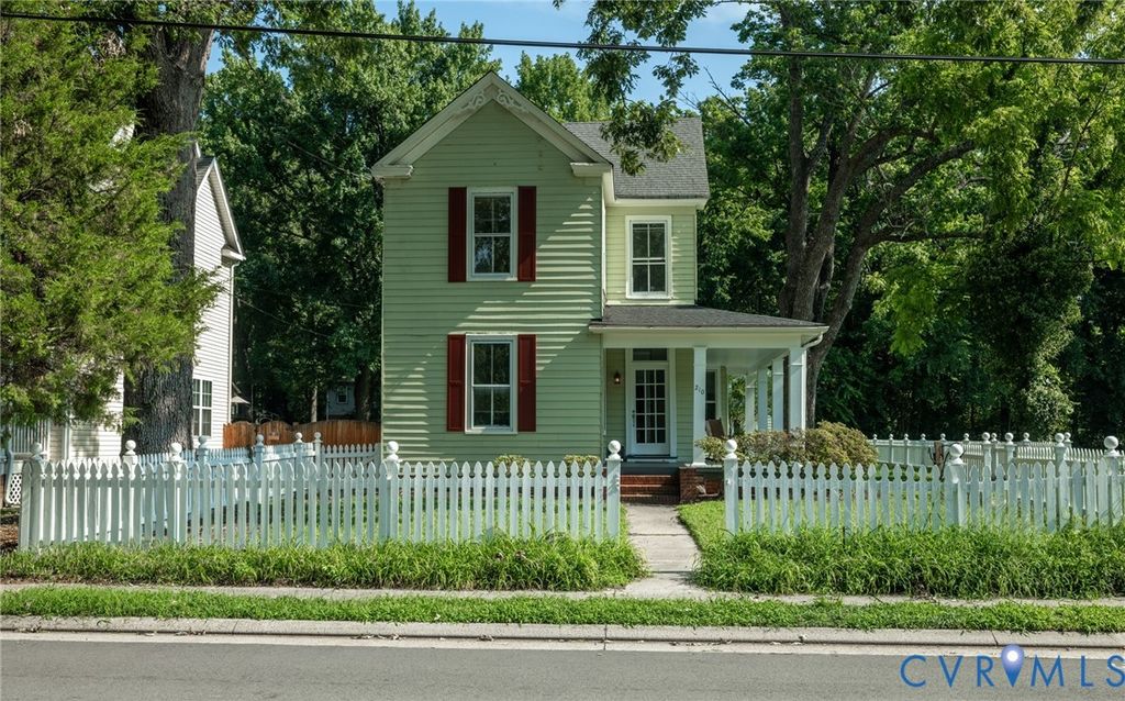210 Henry Clay Rd, Ashland, VA 23005