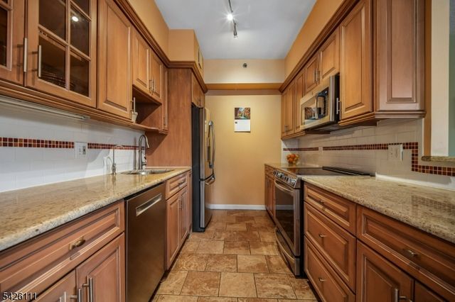 10 Smith Manor Blvd 114, West Orange Twp., NJ 07052