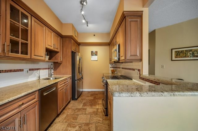 10 Smith Manor Blvd 114, West Orange Twp., NJ 07052