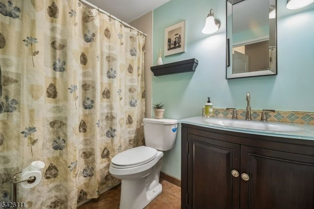 10 Smith Manor Blvd 114, West Orange Twp., NJ 07052