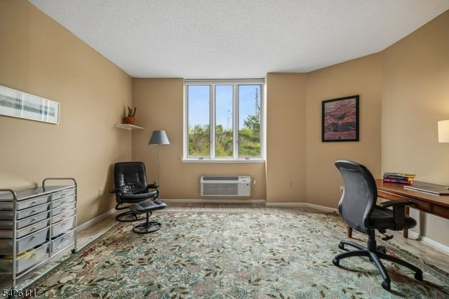 10 Smith Manor Blvd 114, West Orange Twp., NJ 07052