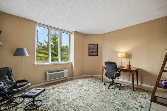 10 Smith Manor Blvd 114, West Orange Twp., NJ 07052