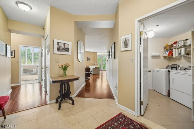 10 Smith Manor Blvd 114, West Orange Twp., NJ 07052