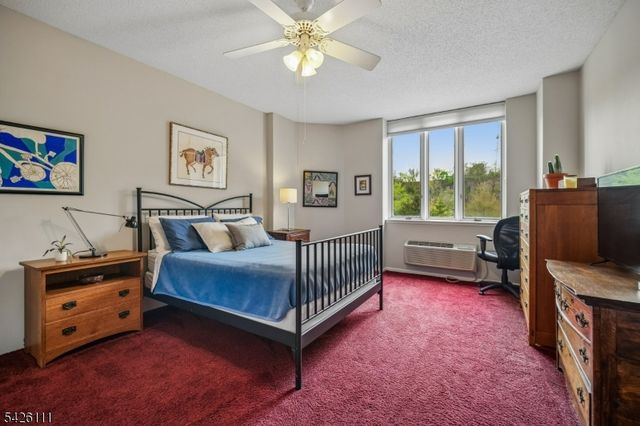 10 Smith Manor Blvd 114, West Orange Twp., NJ 07052