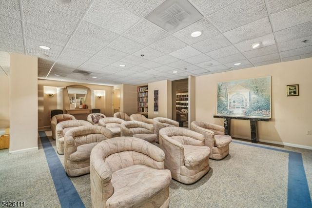 10 Smith Manor Blvd 114, West Orange Twp., NJ 07052