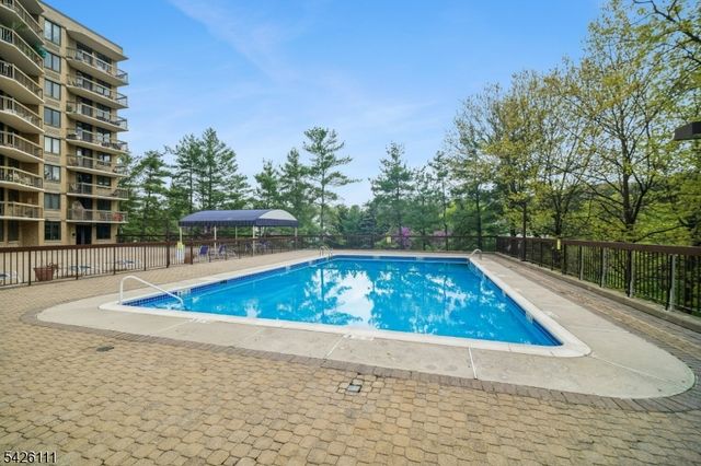 10 Smith Manor Blvd 114, West Orange Twp., NJ 07052